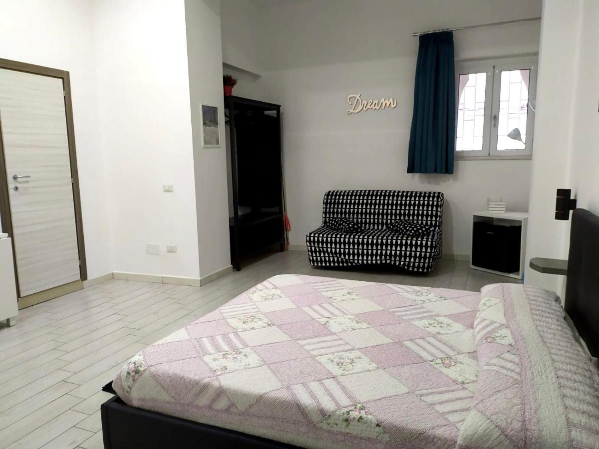 Dora'S House Hotel เนเปิลส์ ภายนอก รูปภาพ