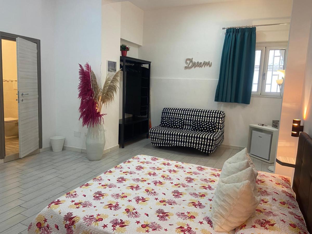 Dora'S House Hotel เนเปิลส์ ภายนอก รูปภาพ