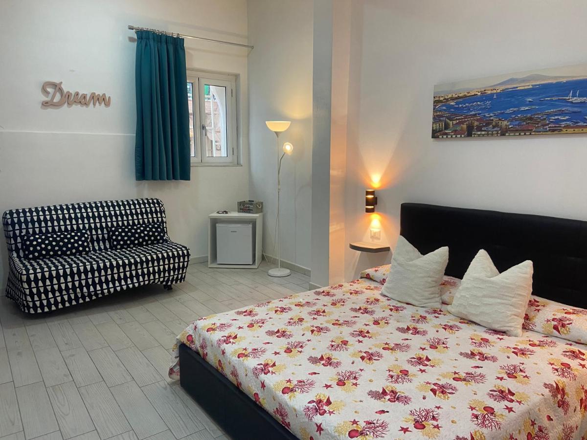 Dora'S House Hotel เนเปิลส์ ภายนอก รูปภาพ