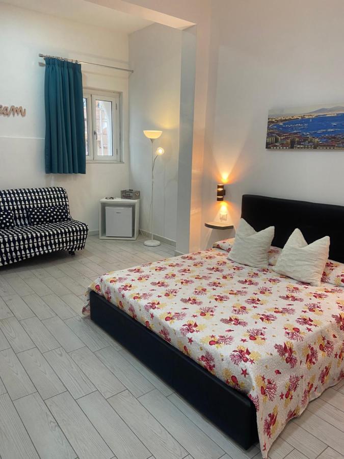 Dora'S House Hotel เนเปิลส์ ภายนอก รูปภาพ