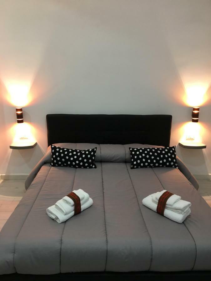 Dora'S House Hotel เนเปิลส์ ภายนอก รูปภาพ